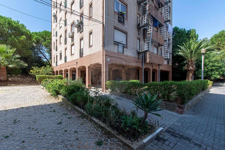 Apartamento T2 para Arrendamento em Olivais Foto 5
