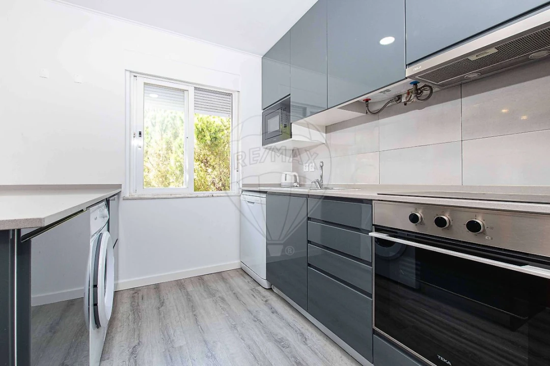 Apartamento T2 para Arrendamento em Olivais Foto 19