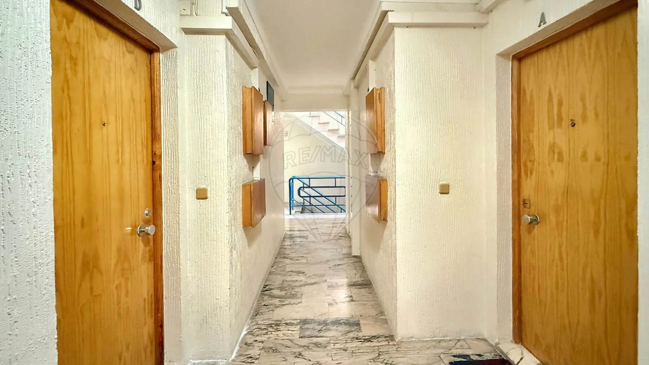 Apartamento para Venda em Costa da Caparica Foto 16