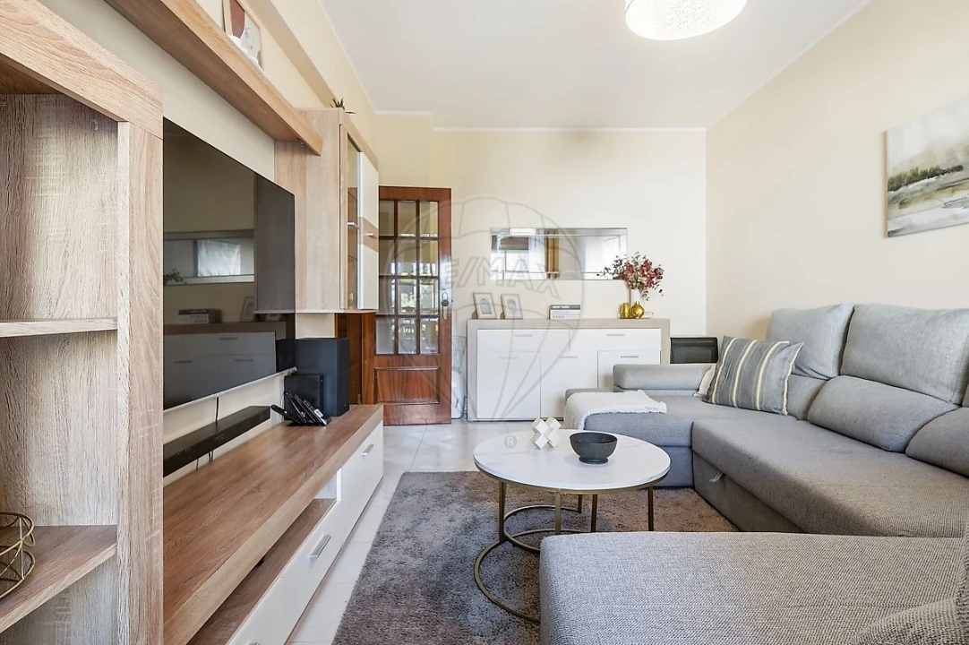 Apartamento T2 para Venda em Algueirão-Mem Martins Foto 8