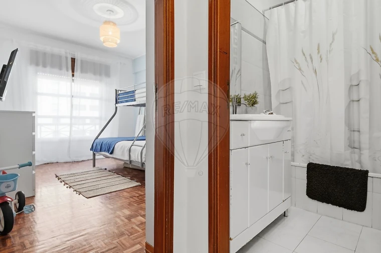 Apartamento T2 para Venda em Algueirão-Mem Martins Foto 25