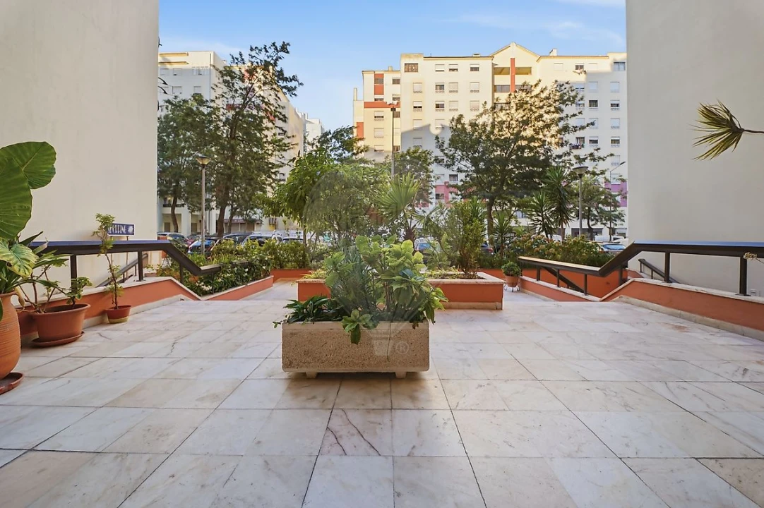 Apartamento T2 para Venda em Algueirão-Mem Martins Foto 35