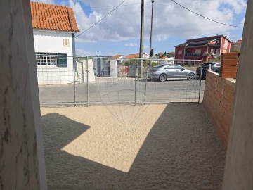 Moradia T2 para Venda em Almargem do Bispo, Pêro Pinheiro e Montelavar