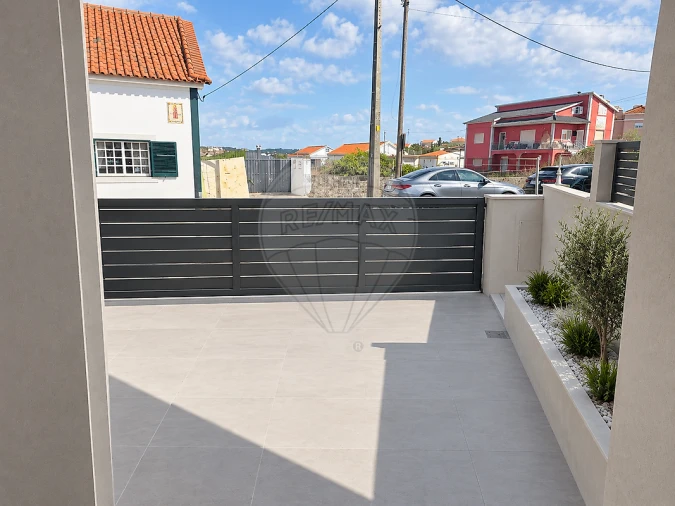 Moradia T2 para Venda em Almargem do Bispo, Pêro Pinheiro e Montelavar Foto 18