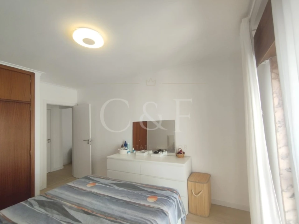 Apartamento T2 para Venda em Rio de Mouro Foto 2