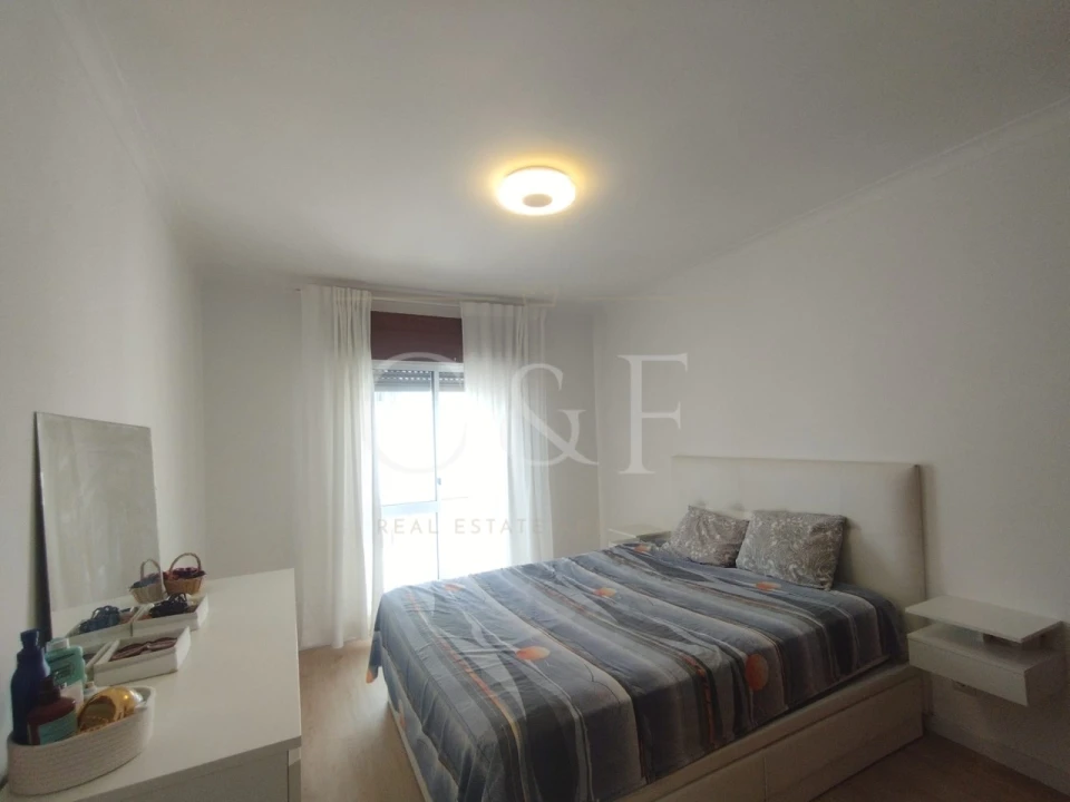 Apartamento T2 para Venda em Rio de Mouro Foto 4