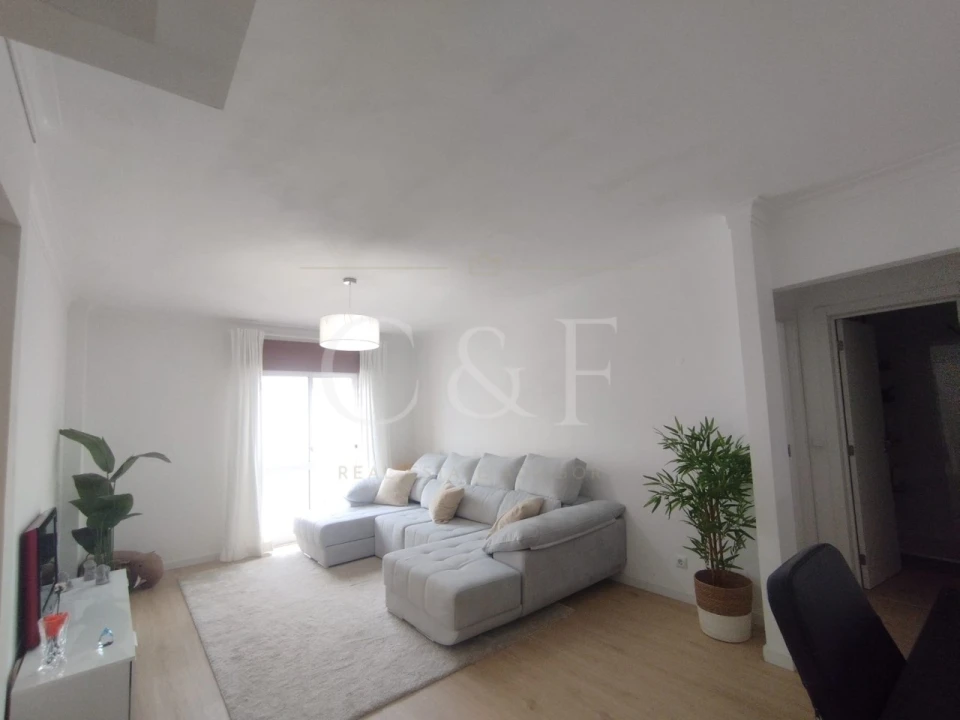 Apartamento T2 para Venda em Rio de Mouro Foto 24