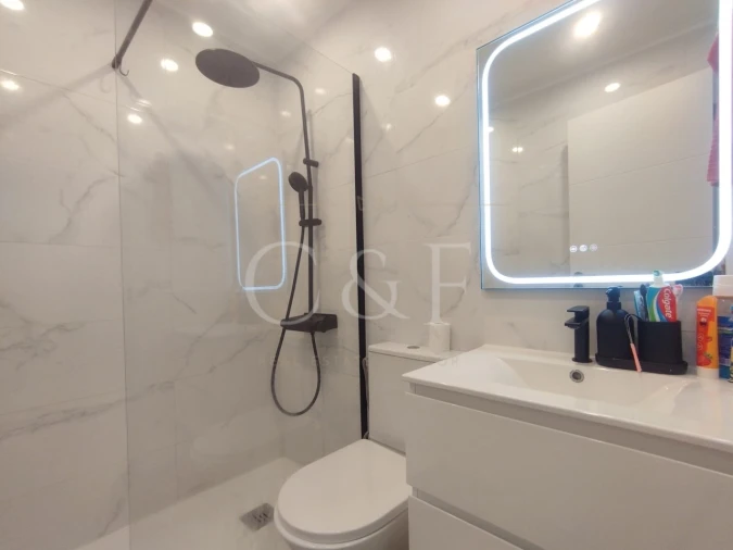 Apartamento T2 para Venda em Rio de Mouro Foto 5