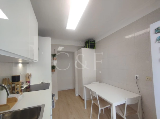 Apartamento T2 para Venda em Rio de Mouro Foto 14