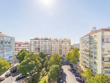 Apartamento T2 para Arrendamento em Benfica