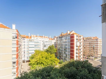 Apartamento T2 para Arrendamento em Benfica