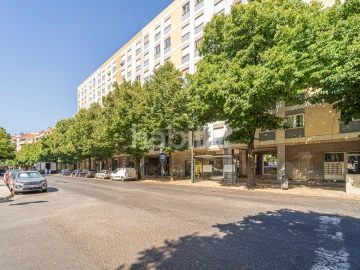 Apartamento T2 para Arrendamento em Benfica