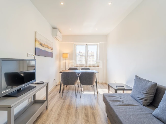 Apartamento T2 para Arrendamento em Benfica Foto 3