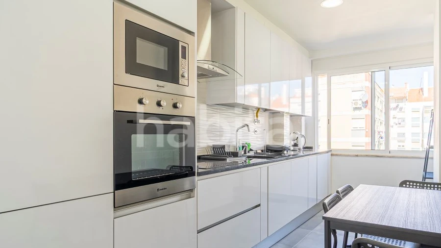 Apartamento T2 para Arrendamento em Benfica