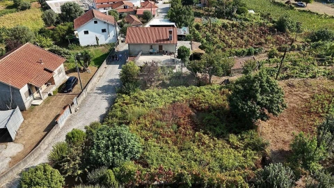 Terreno para Venda em Vila Verde e Barbudo