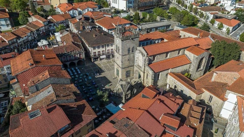 Prédio para Venda em Oliveira, São Paio e São Sebastião