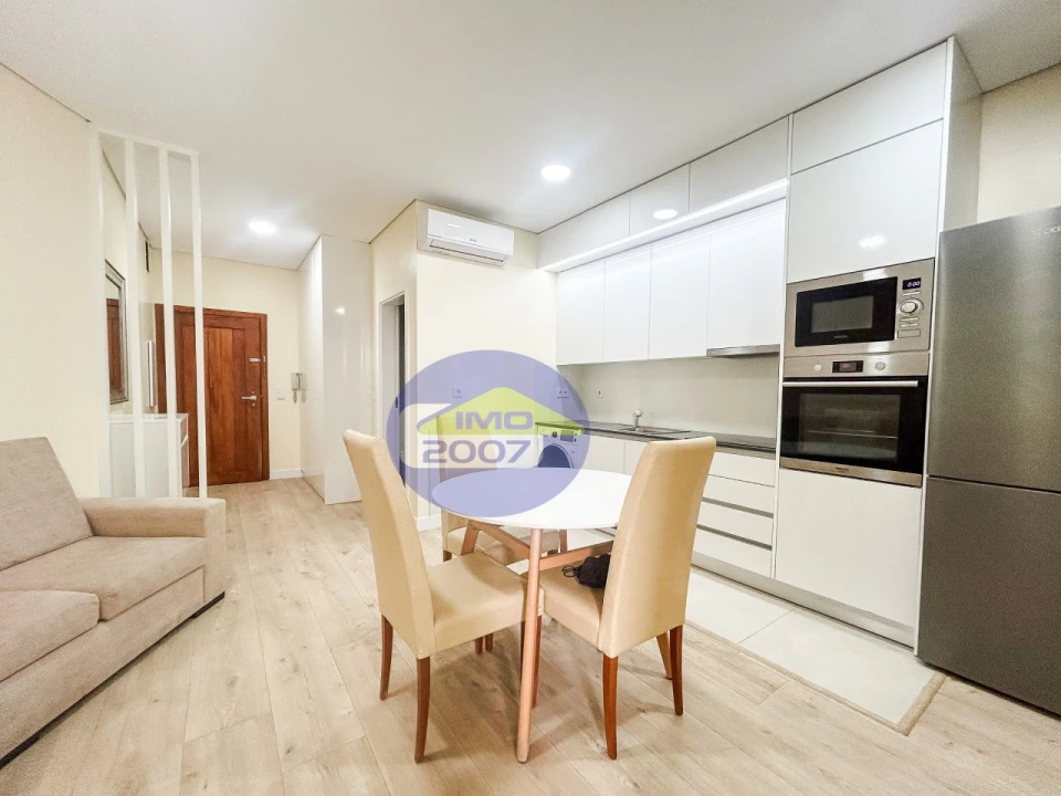 Apartamento T2 para Venda em Cedofeita, Santo Ildefonso, Sé, Miragaia, São Nicolau e Vitória Foto 1