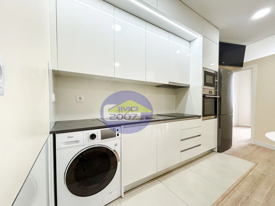 Apartamento T2 para Venda em Cedofeita, Santo Ildefonso, Sé, Miragaia, São Nicolau e Vitória Foto 4