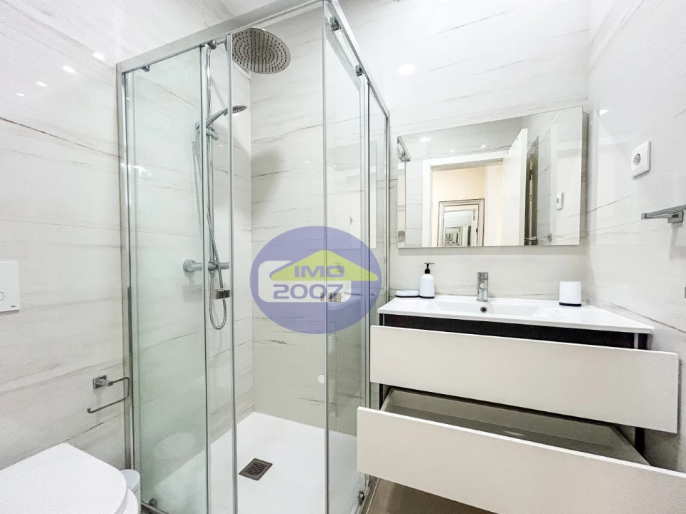 Apartamento T2 para Venda em Cedofeita, Santo Ildefonso, Sé, Miragaia, São Nicolau e Vitória Foto 21