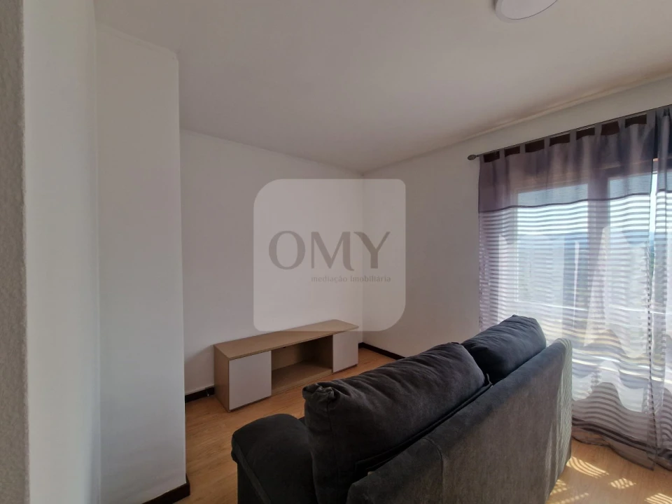 Apartamento T2 para Arrendamento em Lordelo Foto 3