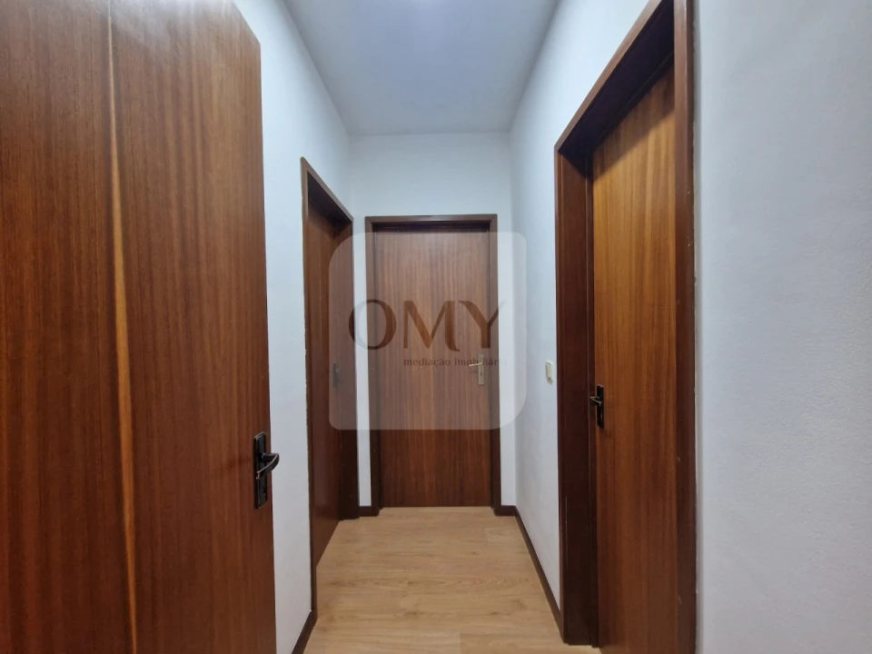 Apartamento T2 para Arrendamento em Lordelo Foto 7