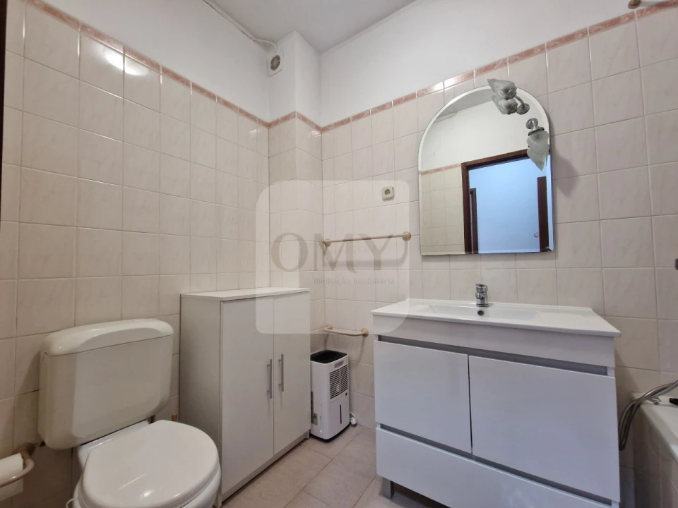 Apartamento T2 para Arrendamento em Lordelo Foto 9