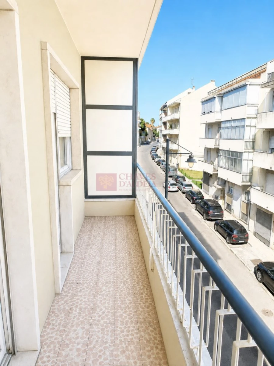 Apartamento T3 para Venda em Ajuda Foto 5