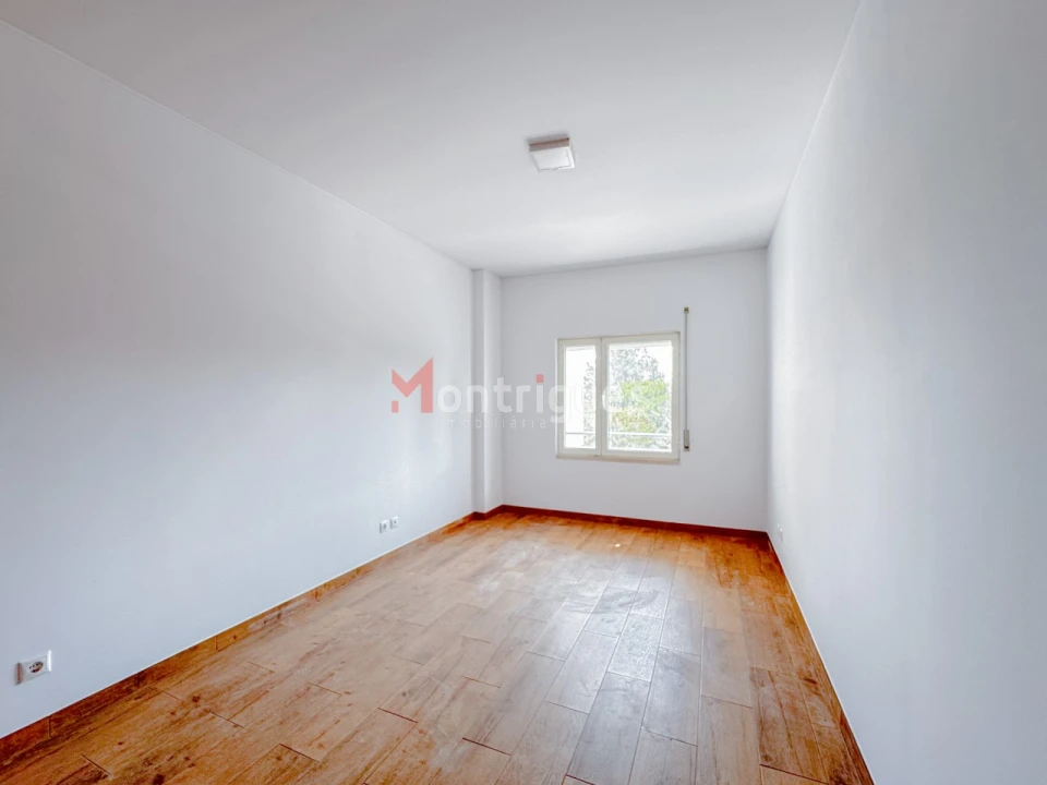Apartamento T3 para Venda em Parque das Nações Foto 12