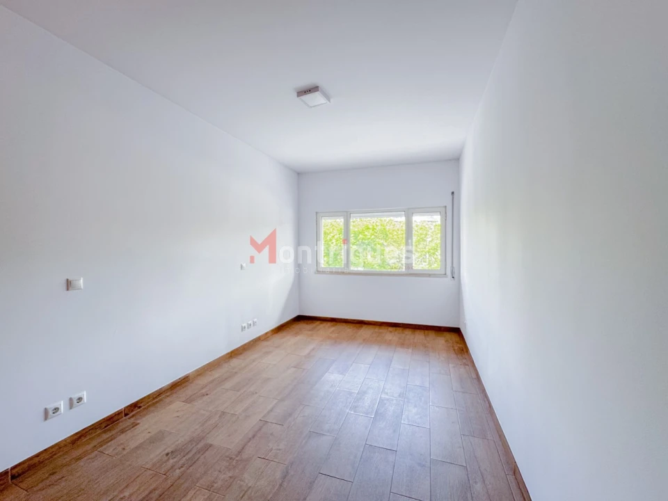 Apartamento T3 para Venda em Parque das Nações Foto 18
