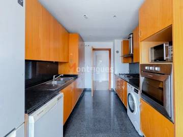 Apartamento T3 para Venda em Parque das Nações