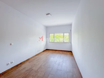 Apartamento T3 para Venda em Parque das Nações