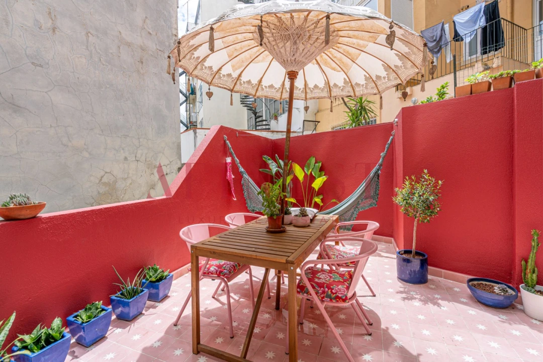 Apartamento T2 para Arrendamento em Santo António Foto 5
