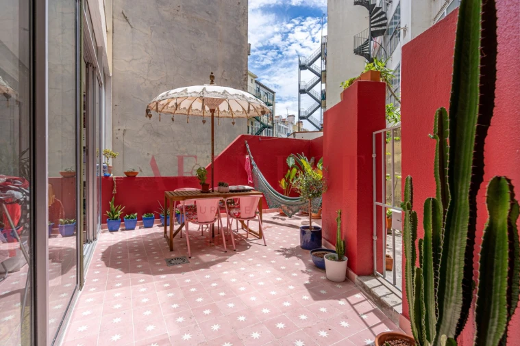Apartamento T2 para Arrendamento em Santo António Foto 4