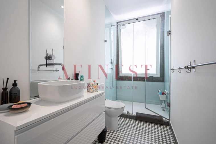 Apartamento T2 para Arrendamento em Santo António Foto 13