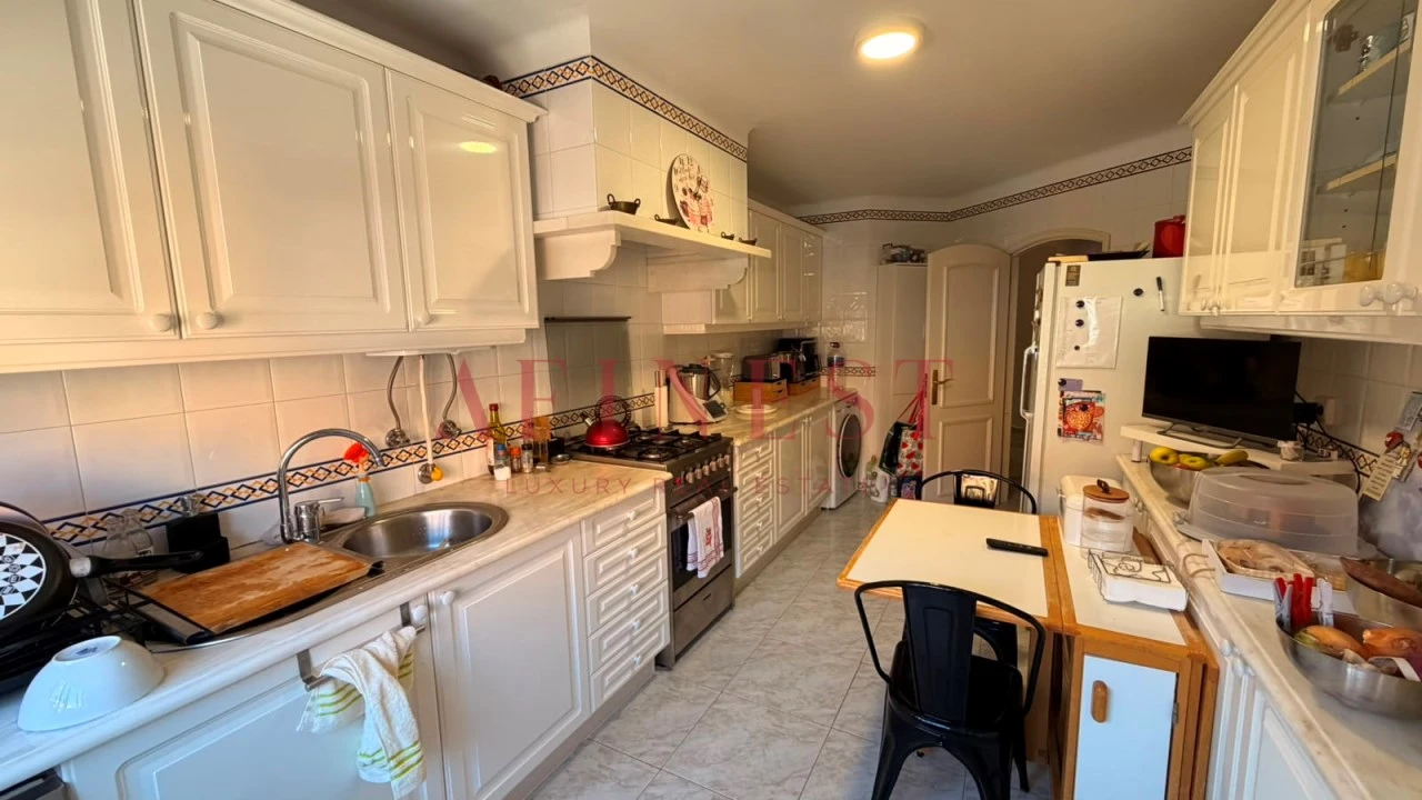 Apartamento T4 para Venda em Carcavelos e Parede Foto 3