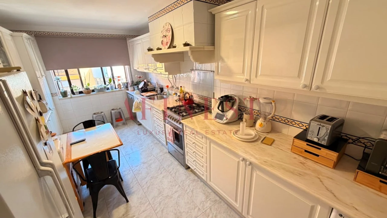 Apartamento T4 para Venda em Carcavelos e Parede Foto 4