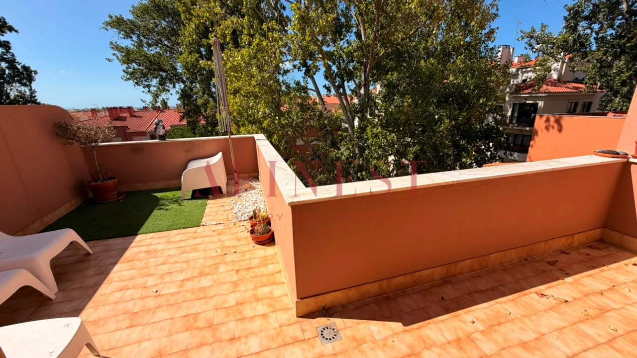 Apartamento T4 para Venda em Carcavelos e Parede Foto 12