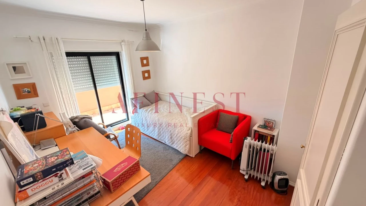Apartamento T4 para Venda em Carcavelos e Parede Foto 15