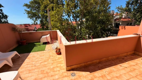 Apartamento T4 para Venda em Carcavelos e Parede