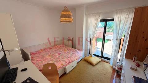 Apartamento T4 para Venda em Carcavelos e Parede