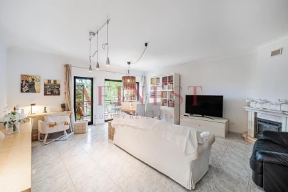 Apartamento T4 para Venda em Carcavelos e Parede