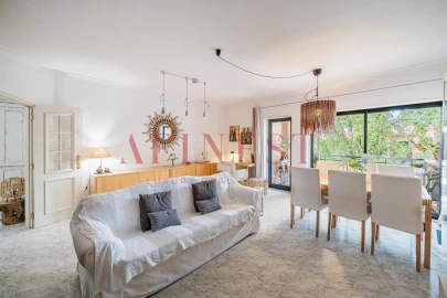 Apartamento T4 para Venda em Carcavelos e Parede