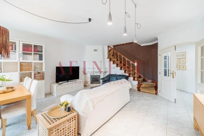 Apartamento T4 para Venda em Carcavelos e Parede