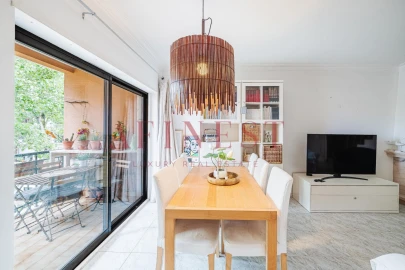 Apartamento T4 para Venda em Carcavelos e Parede