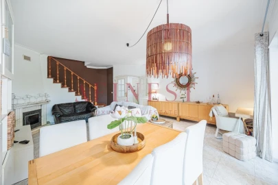 Apartamento T4 para Venda em Carcavelos e Parede