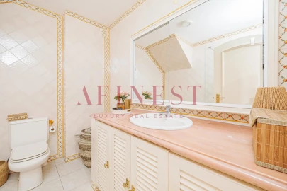 Apartamento T4 para Venda em Carcavelos e Parede