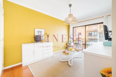 Apartamento T4 para Venda em Carcavelos e Parede