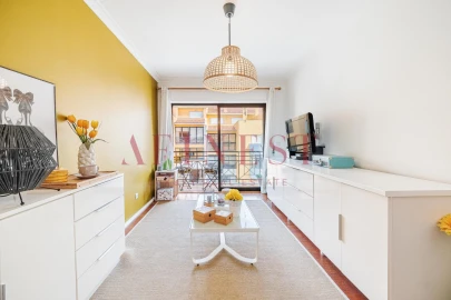 Apartamento T4 para Venda em Carcavelos e Parede