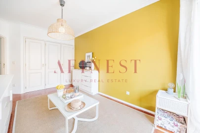 Apartamento T4 para Venda em Carcavelos e Parede