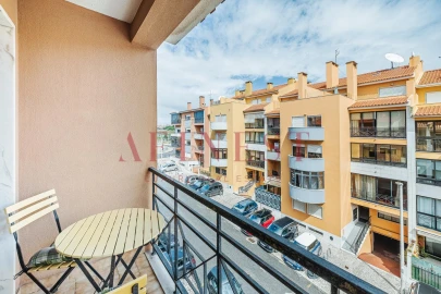 Apartamento T4 para Venda em Carcavelos e Parede